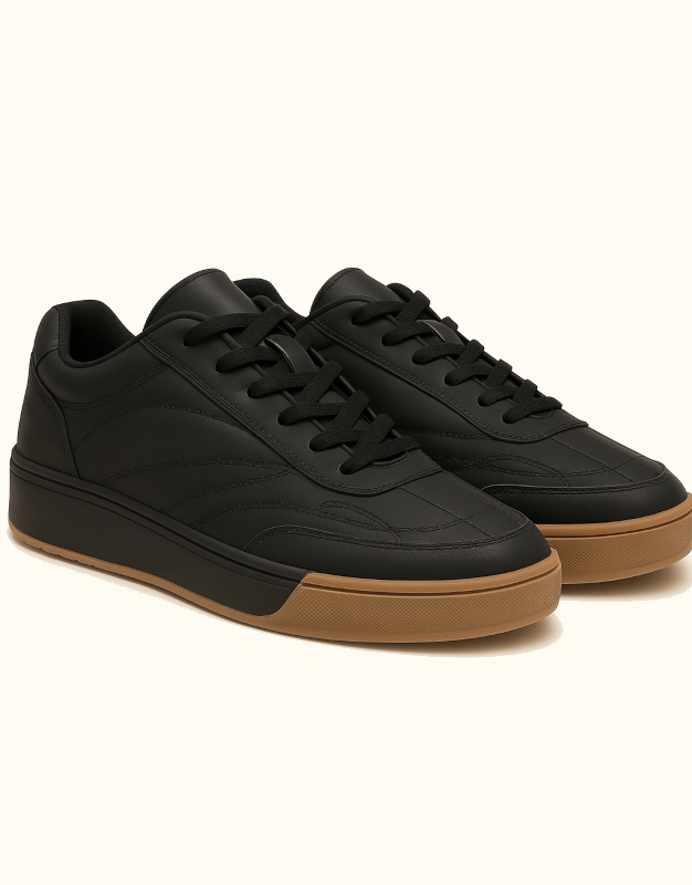 Lace-up black sneaker