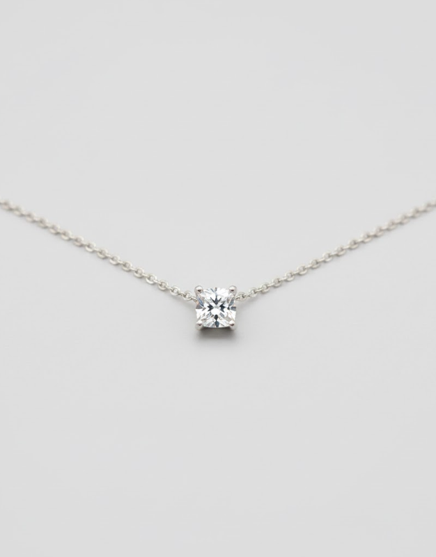 Minimal Pendant Necklace